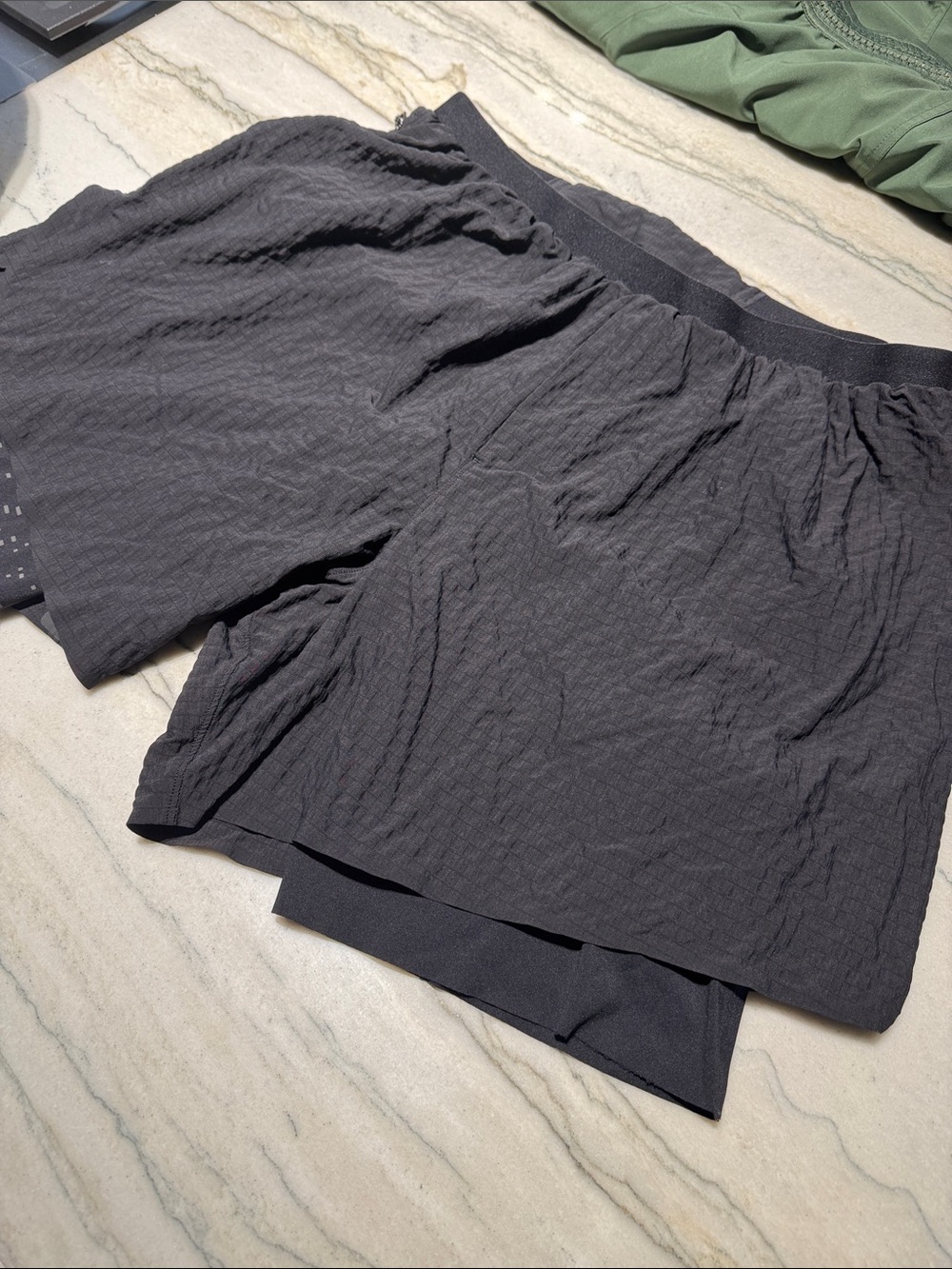 lululemon athletica Men's Black Athletic Running Shorts